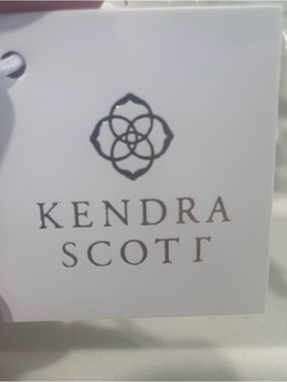 KENDRA SCOTT Elegant 2 Pack Of White And Gold Cosmetic Pouches NWTS - Picture 8 of 16